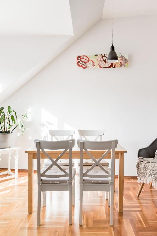 Relax Into Loft Living At A Light-filled Escape Apartment