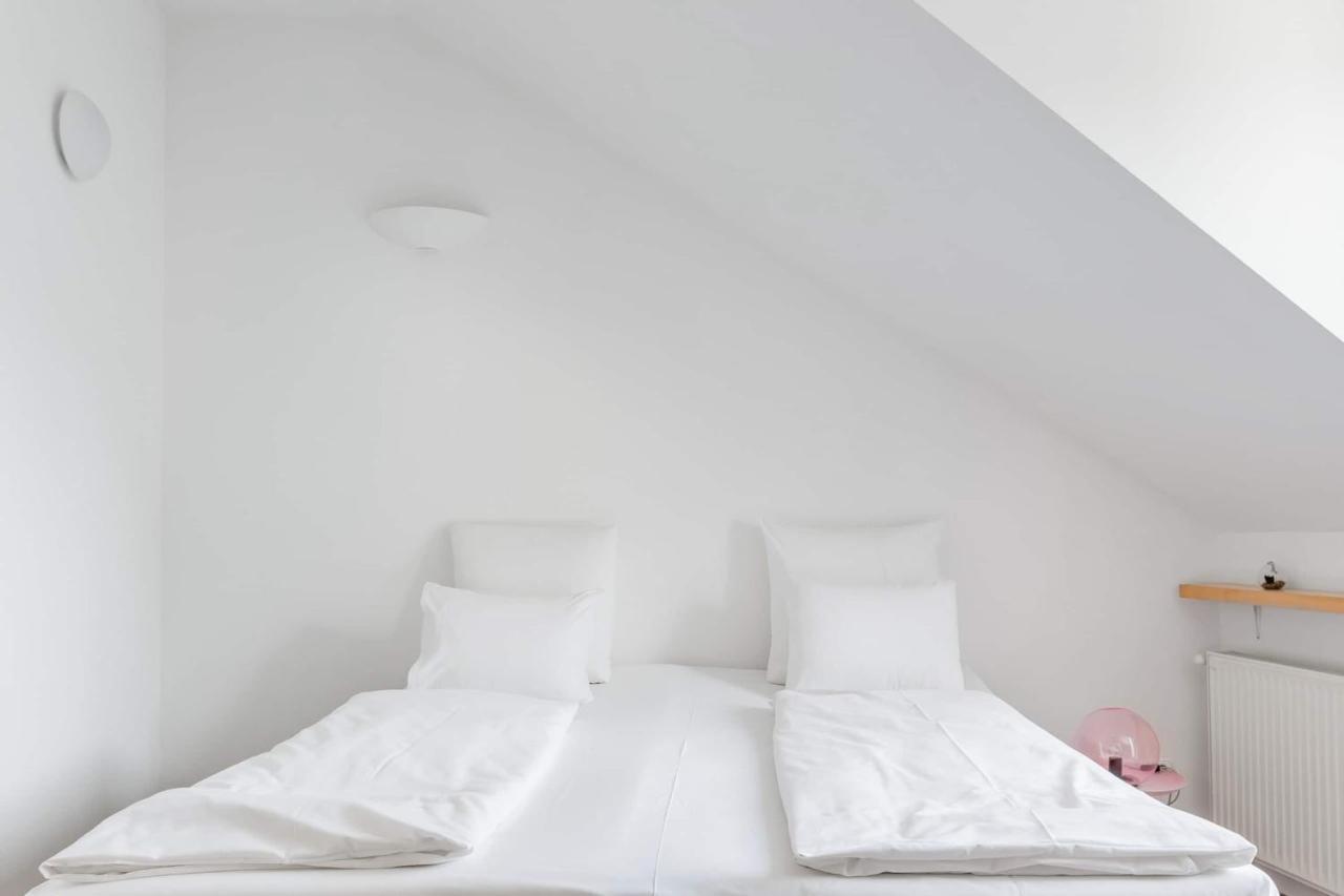 Relax Into Loft Living At A Light-filled Escape *