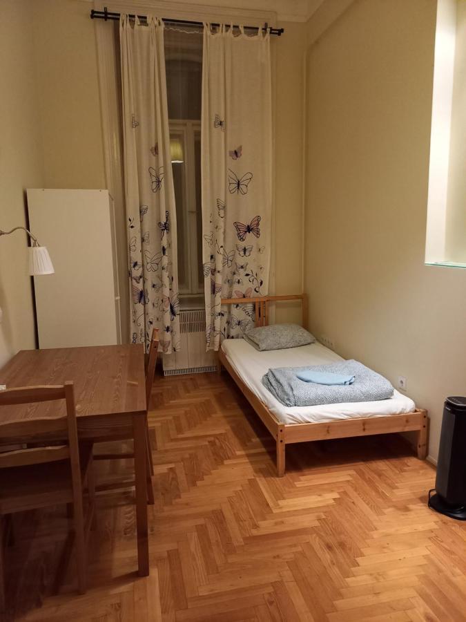 Hostel Gb *
