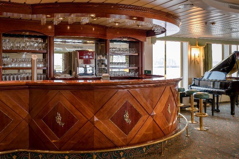 Onriver Hotels - Ms Cezanne Botel Budapest