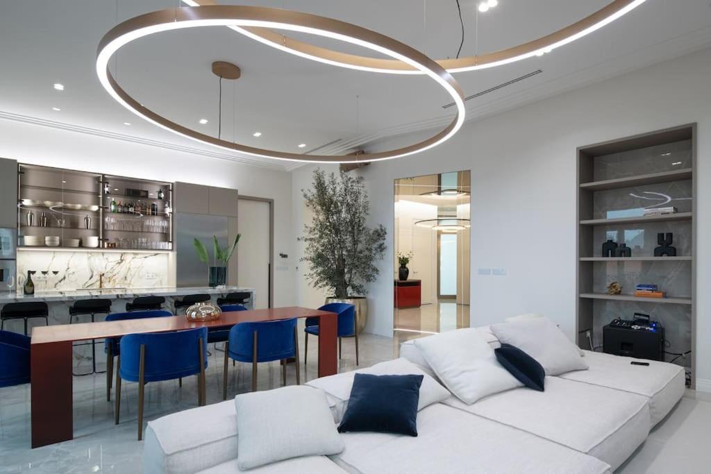 Luxury Penthouse In Downtown Lägenhet