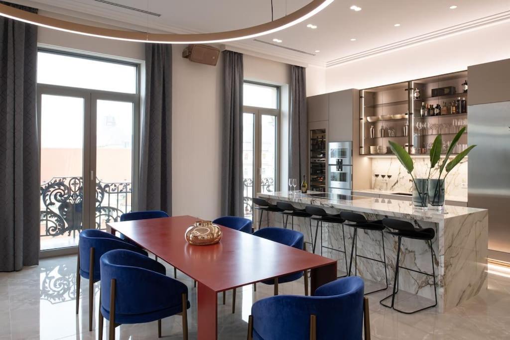 Luxury Penthouse In Downtown Lägenhet