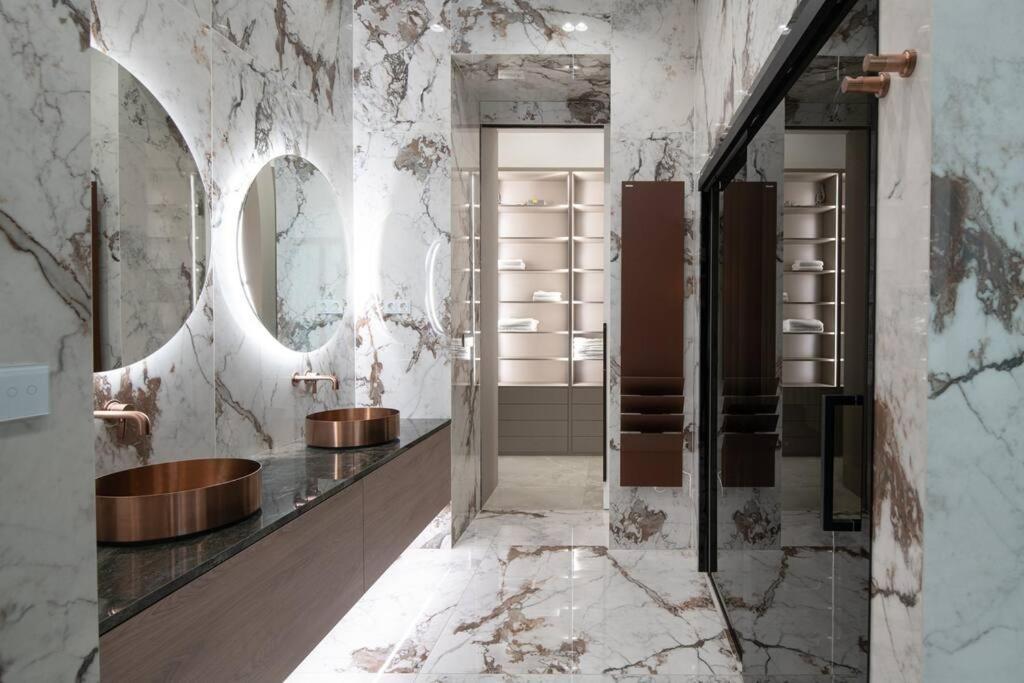 Luxury Penthouse In Downtown