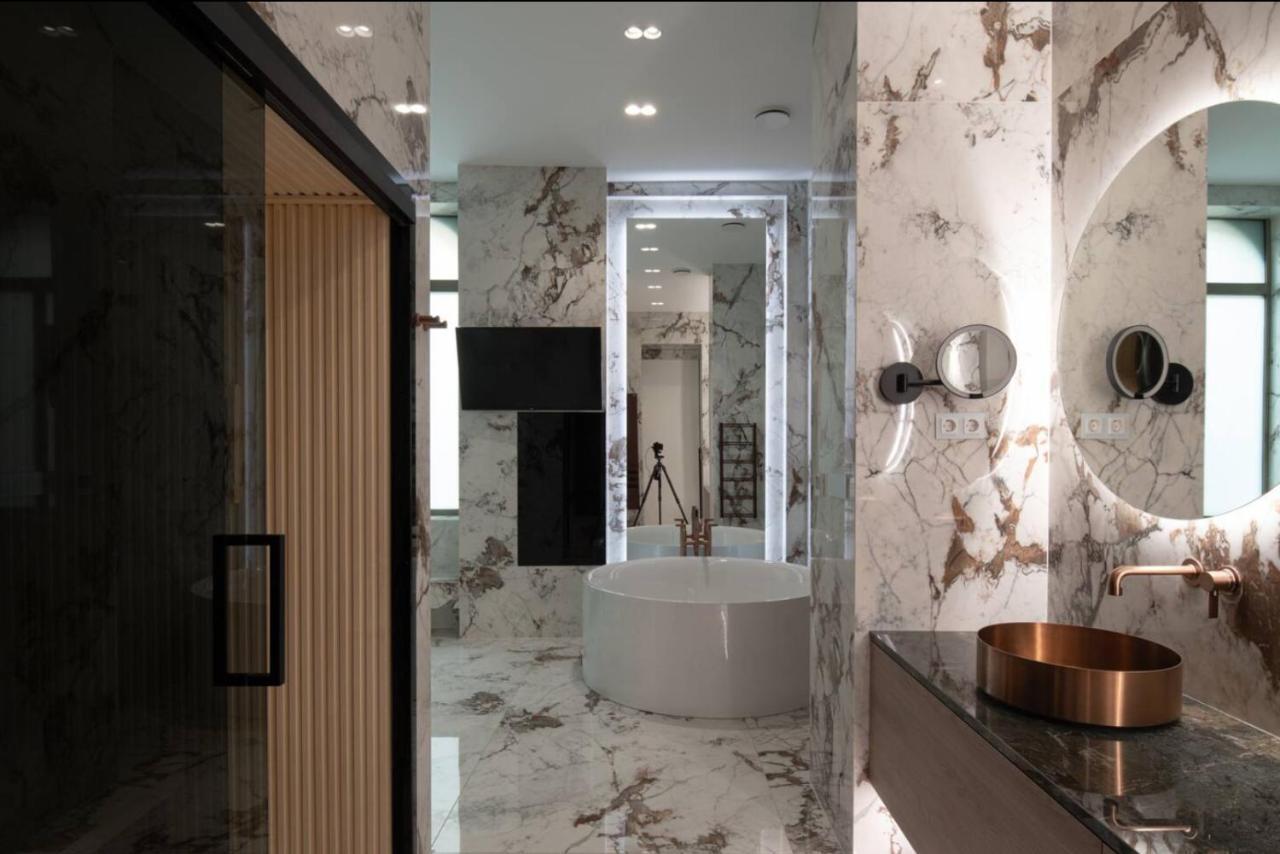 Luxury Penthouse In Downtown