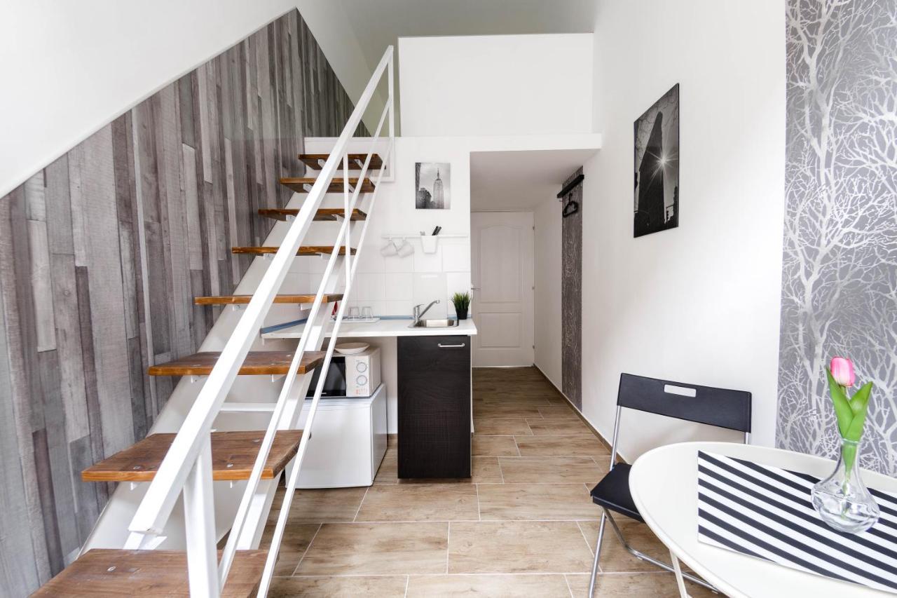 Rio's Stylish Flats