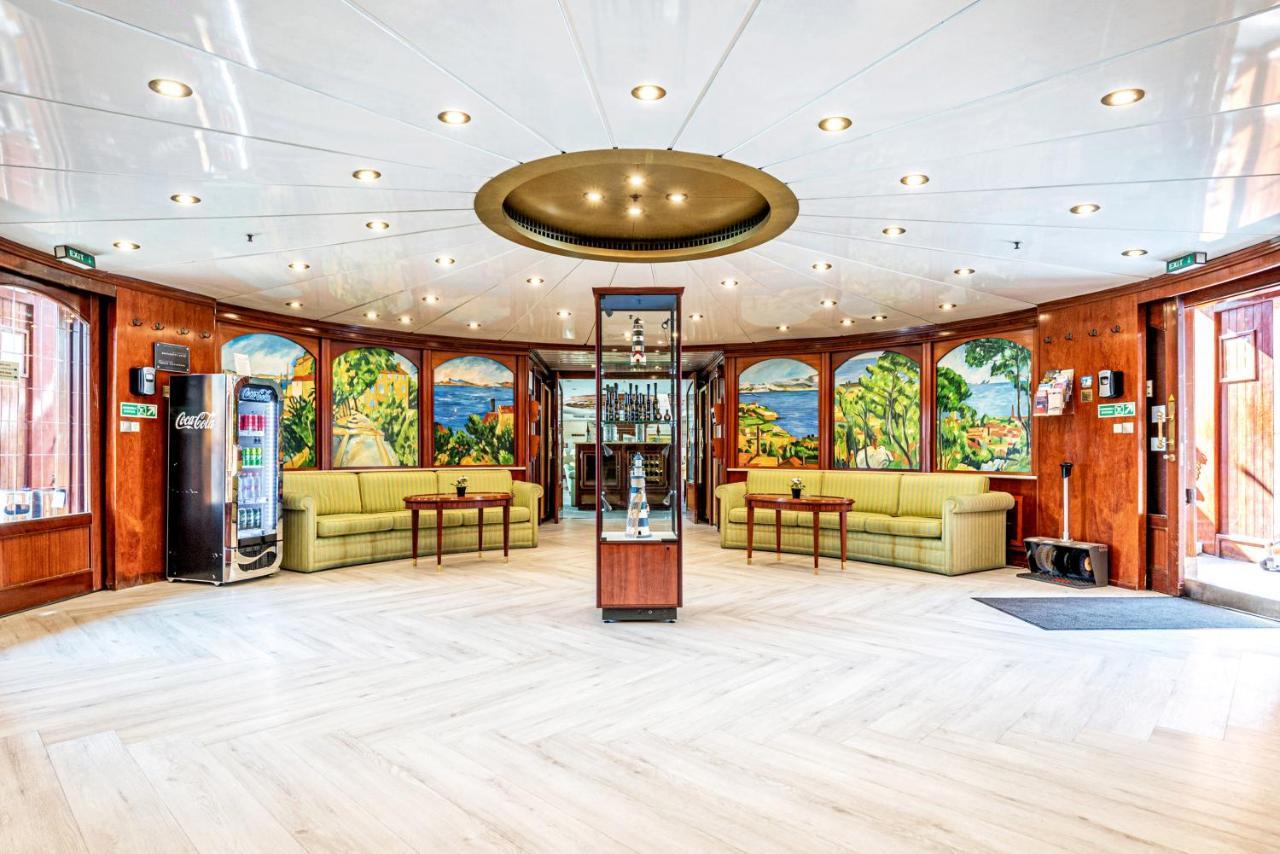 Botel Onriver Hotels - Ms Cezanne 4*