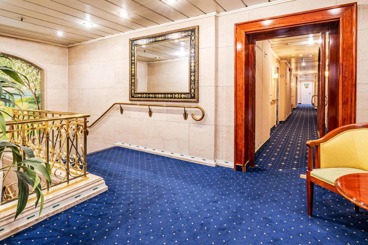 Onriver Hotels - Ms Cezanne 4*