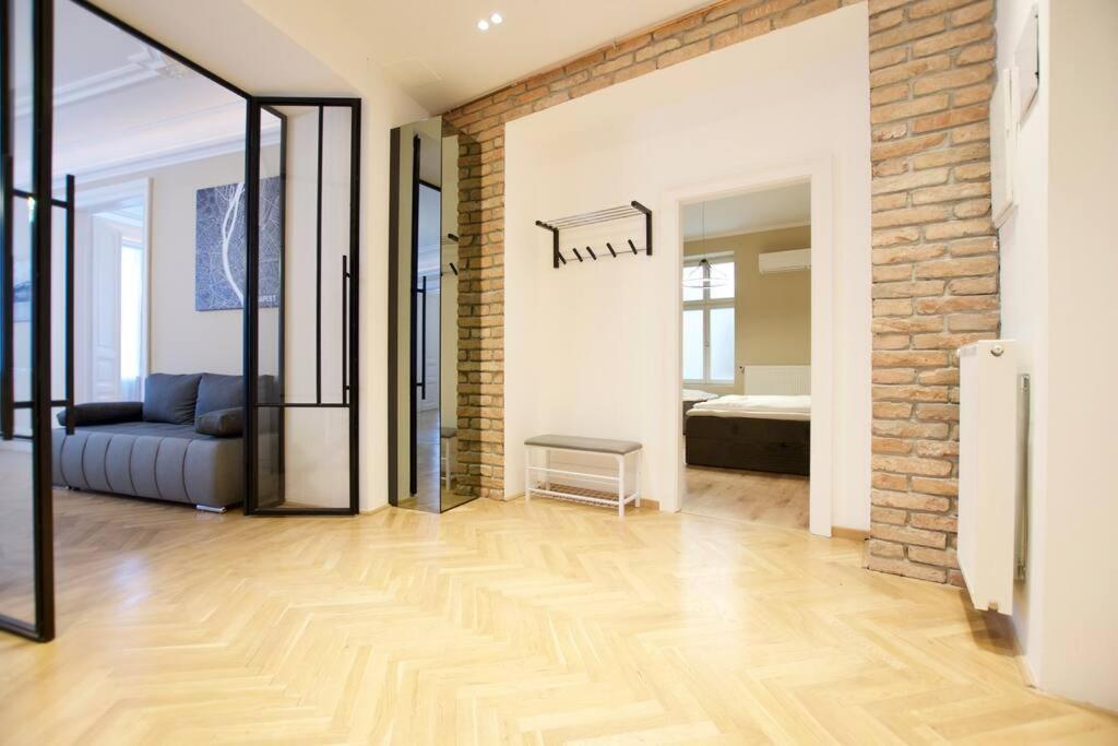 Premium By Hi5 - Ferenciek Tere - 3 Bdr *