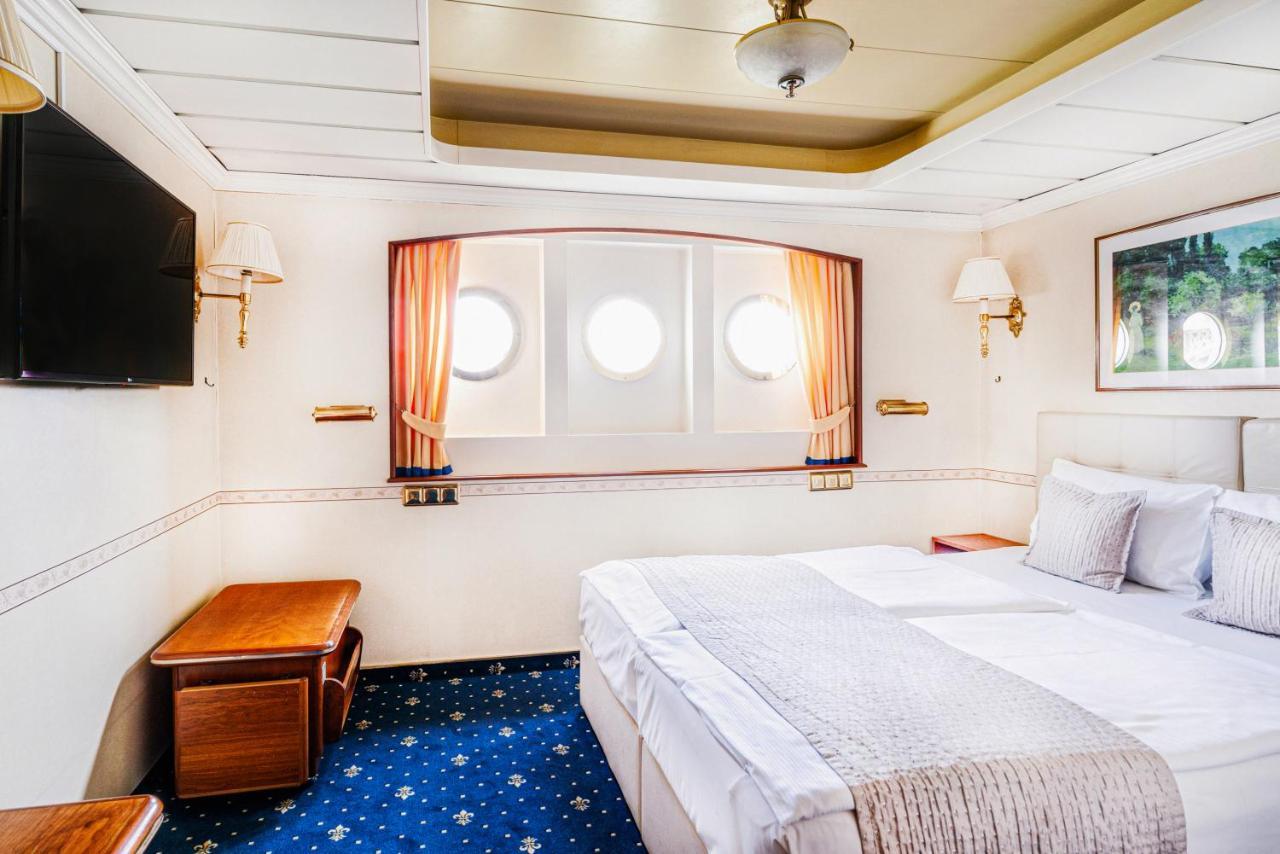 Onriver Hotels - Ms Cezanne 4*