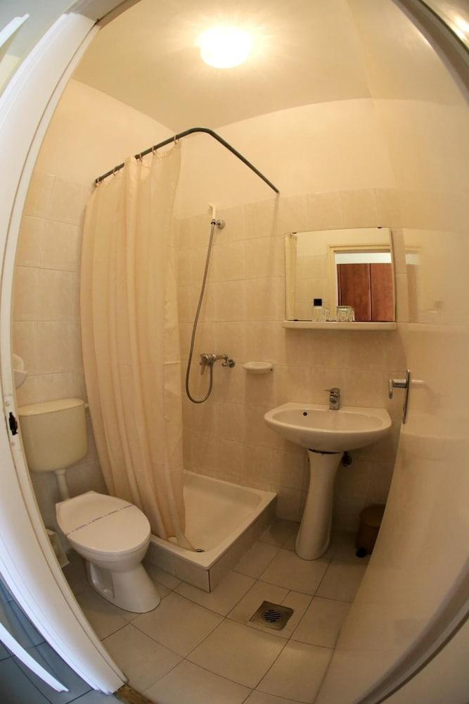 Hotell Bara Junior 2*
