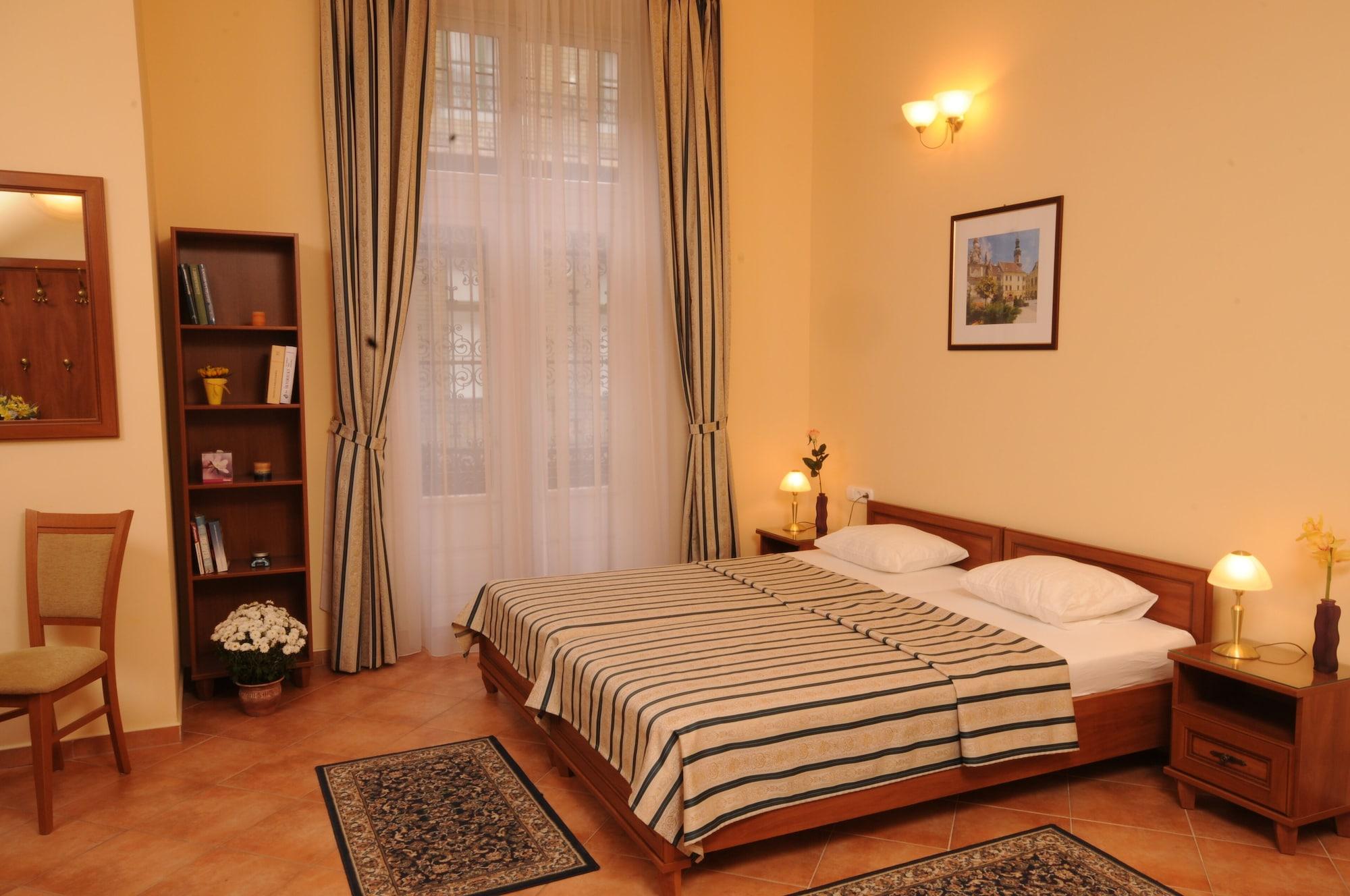 Hotel Museum 3*