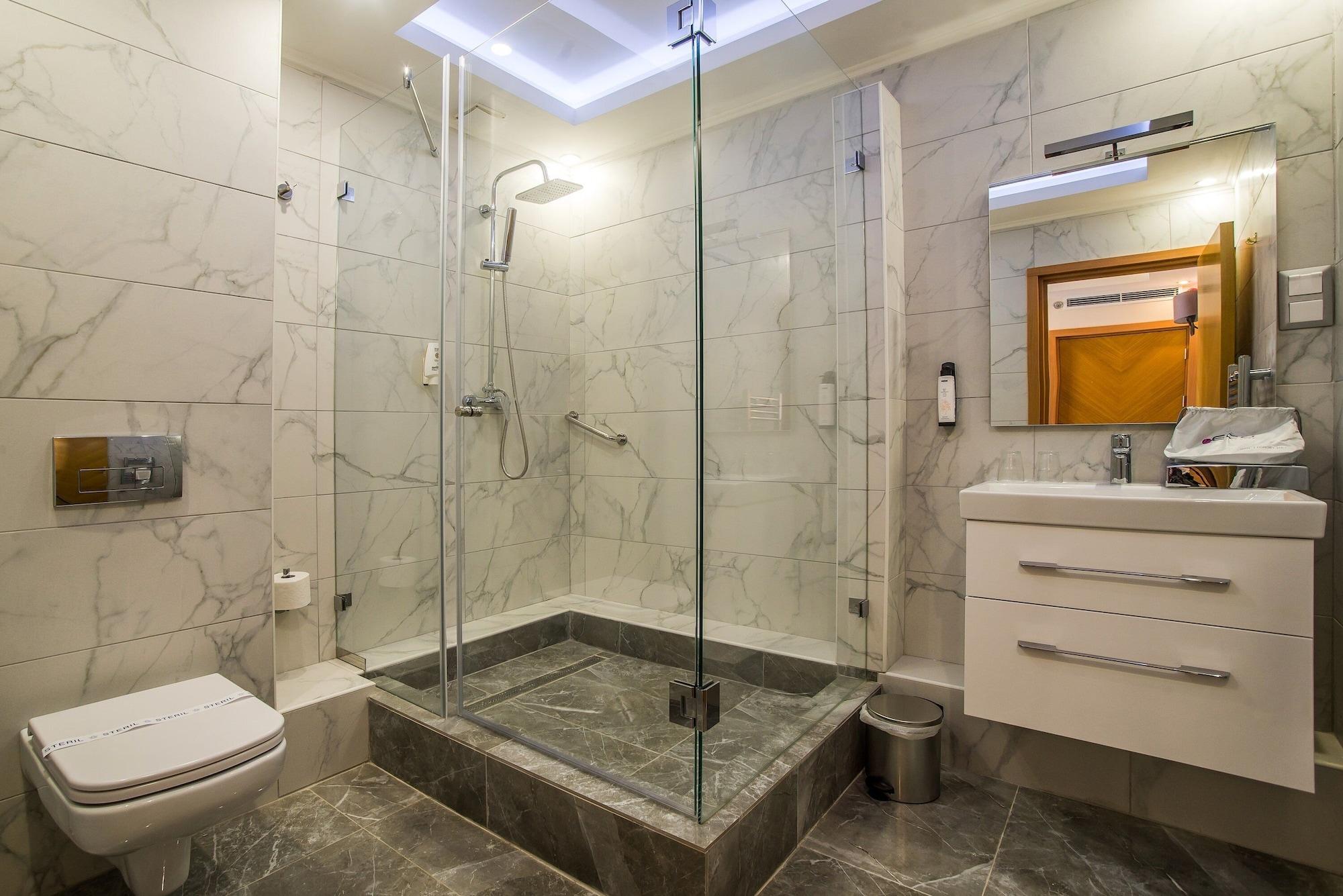 Marmara Hotel 4*