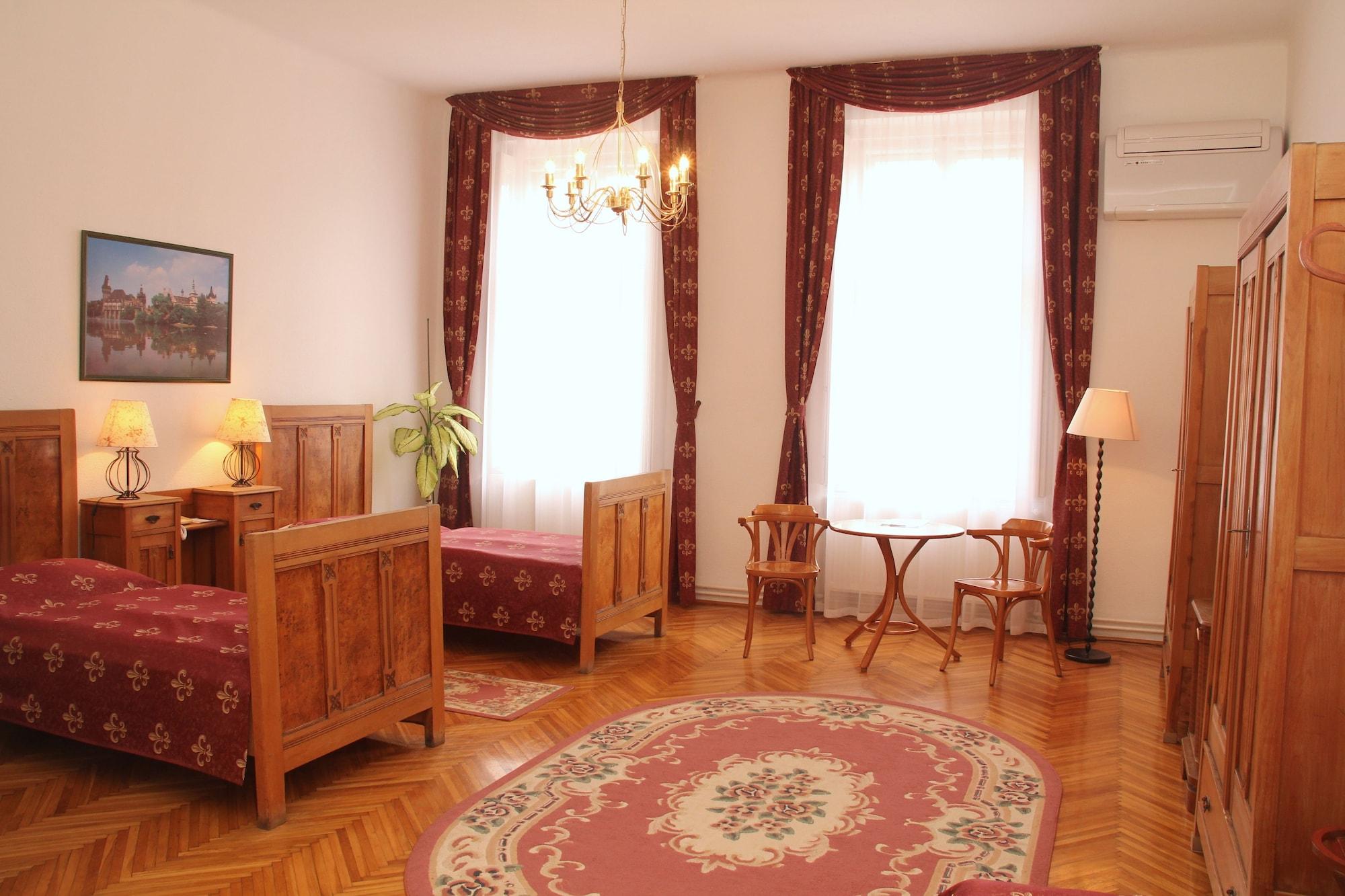 Kalvin House Aparthotel 3*