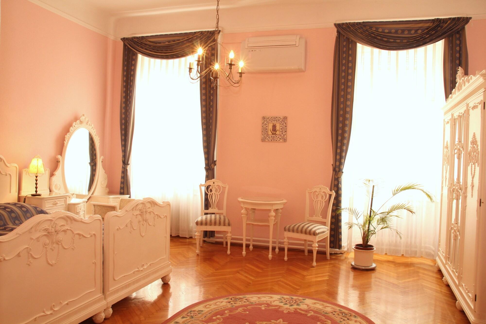 Aparthotel Kalvin House 3*