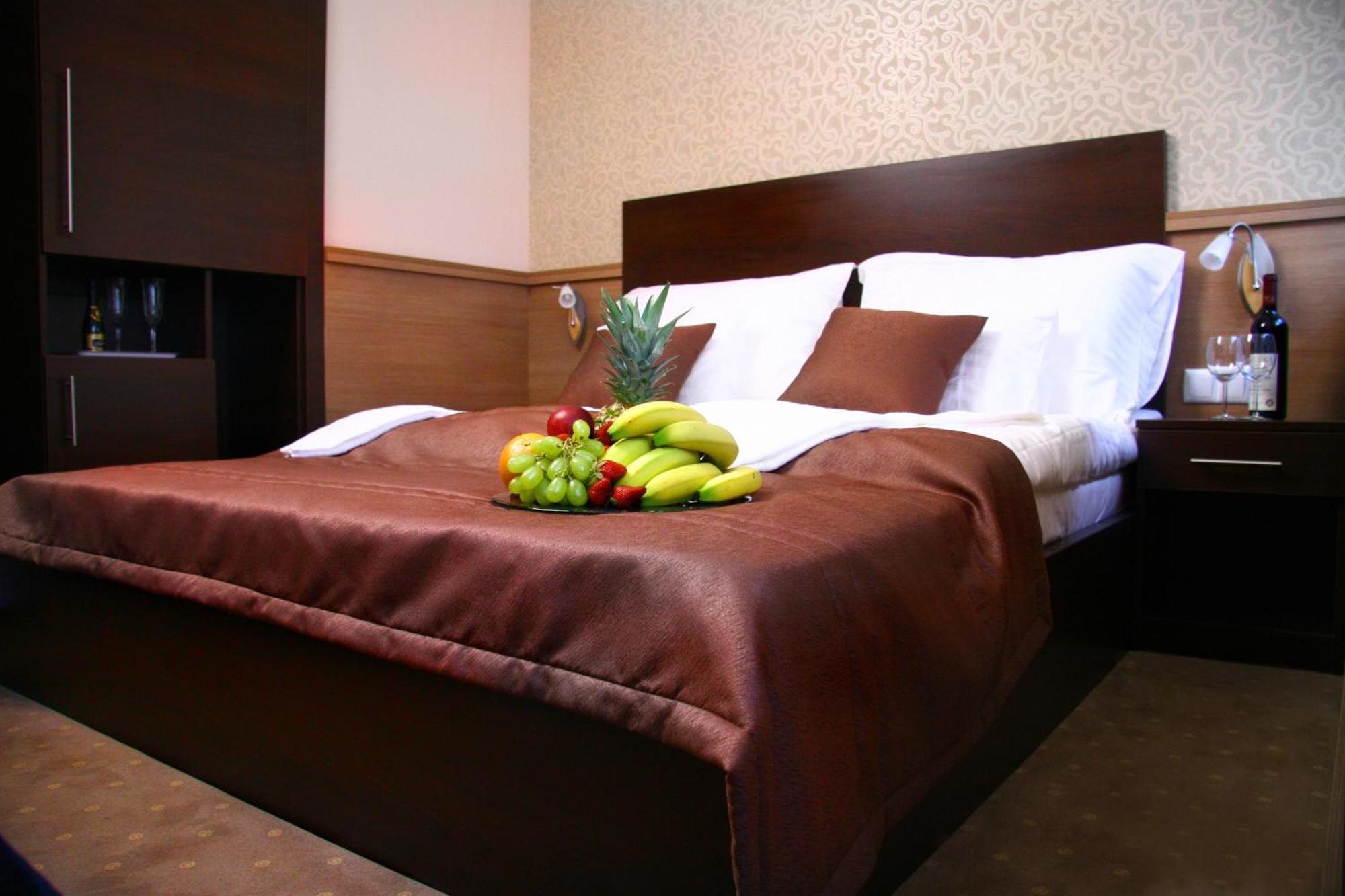 Hotel 21 And