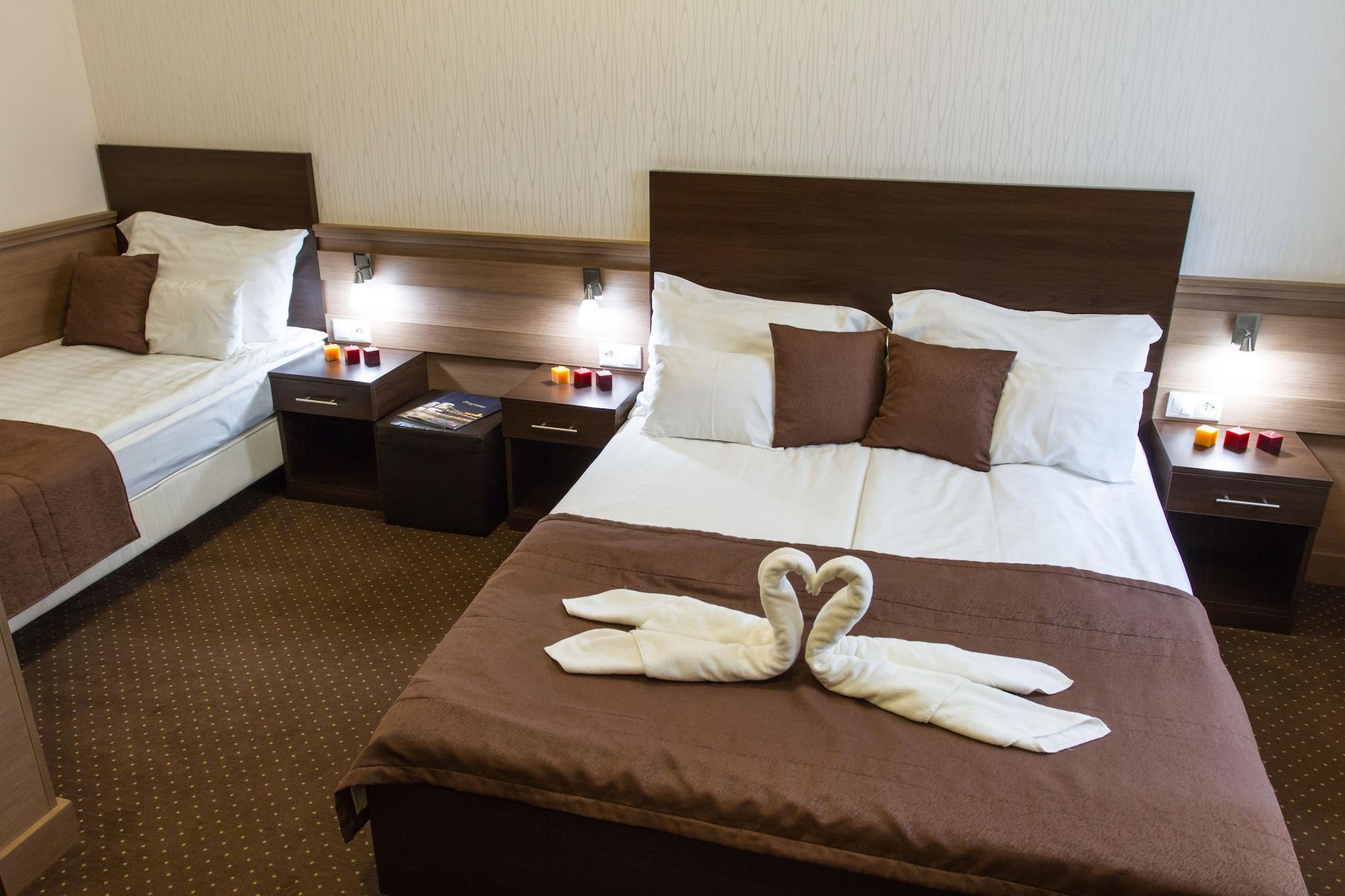 21 And 3* Budapest
