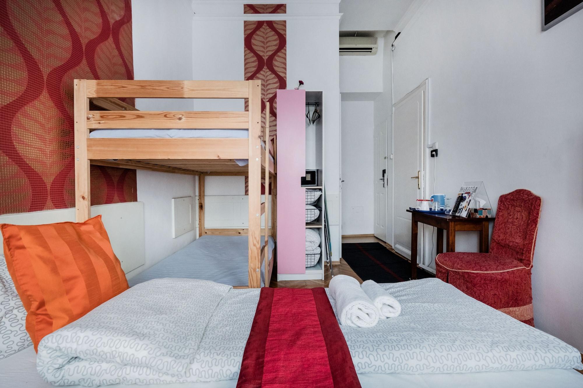 Europa Centerpoint Apartment *