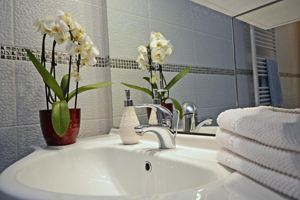 Royale Apartment