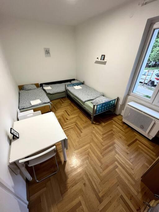 Hangulatos Lakas Zold Ovezeteben Apartment Budapest