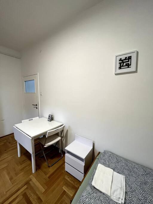 Hangulatos Lakas Zold Ovezeteben Budapest