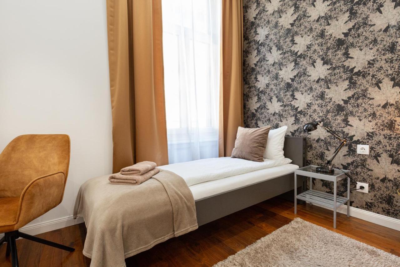 Holidays Apartamento *