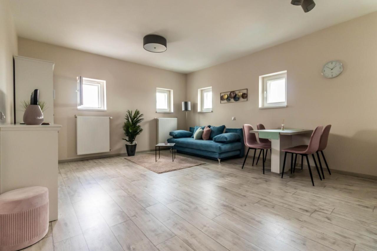 Panorama Apartment *