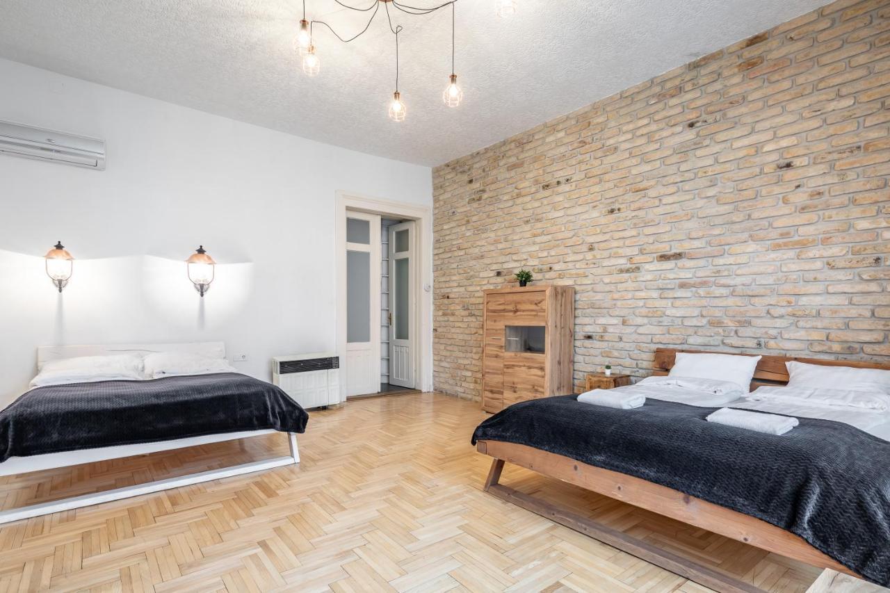 Central Luxury With Ac Apartment *