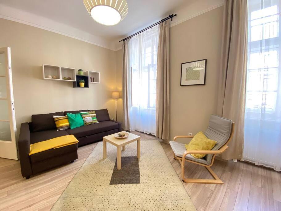 Orangehomes One Bedroom Comfy Budapest