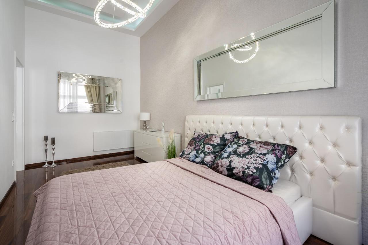 Opera Luxury With Free Parking Appartamento *