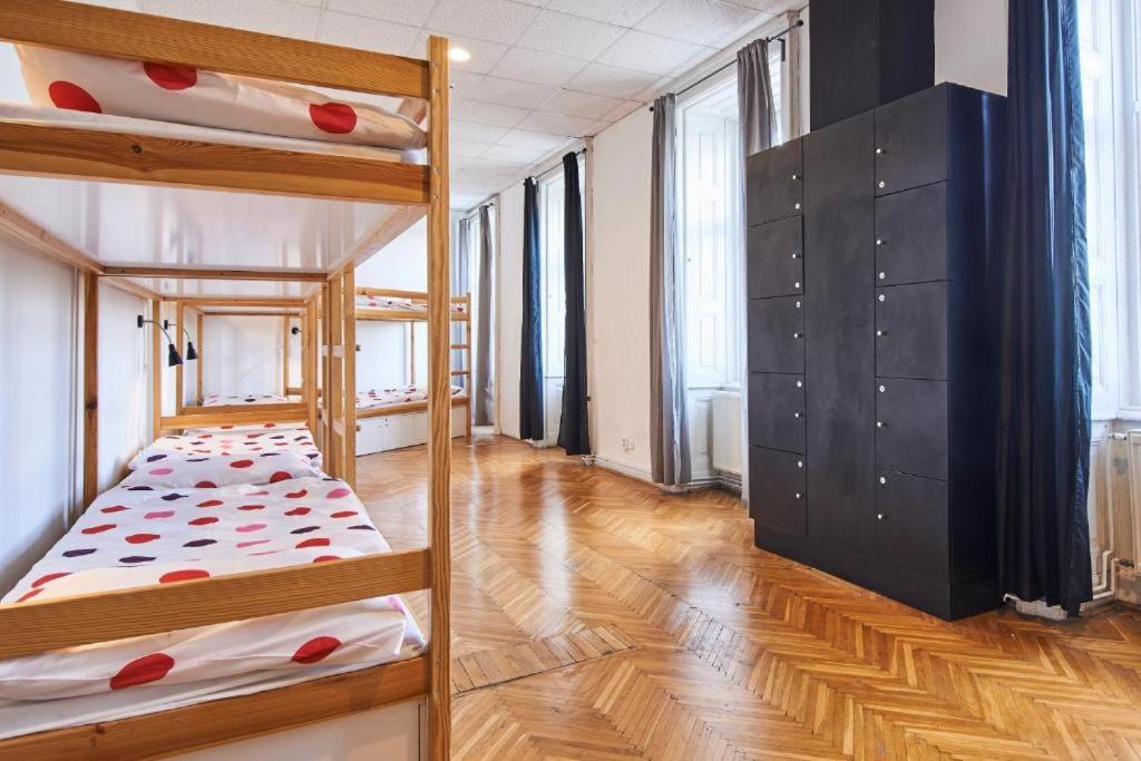 Apartment B3 *