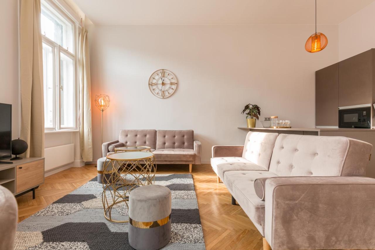 Space And Elegance In The Heart Of * Budapest