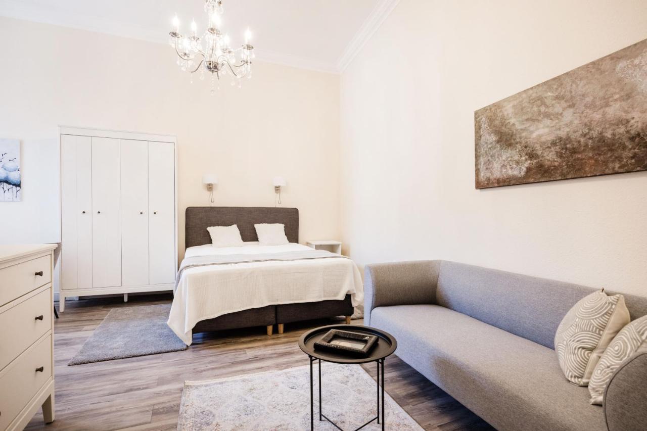 Andrassy 13 Center *
