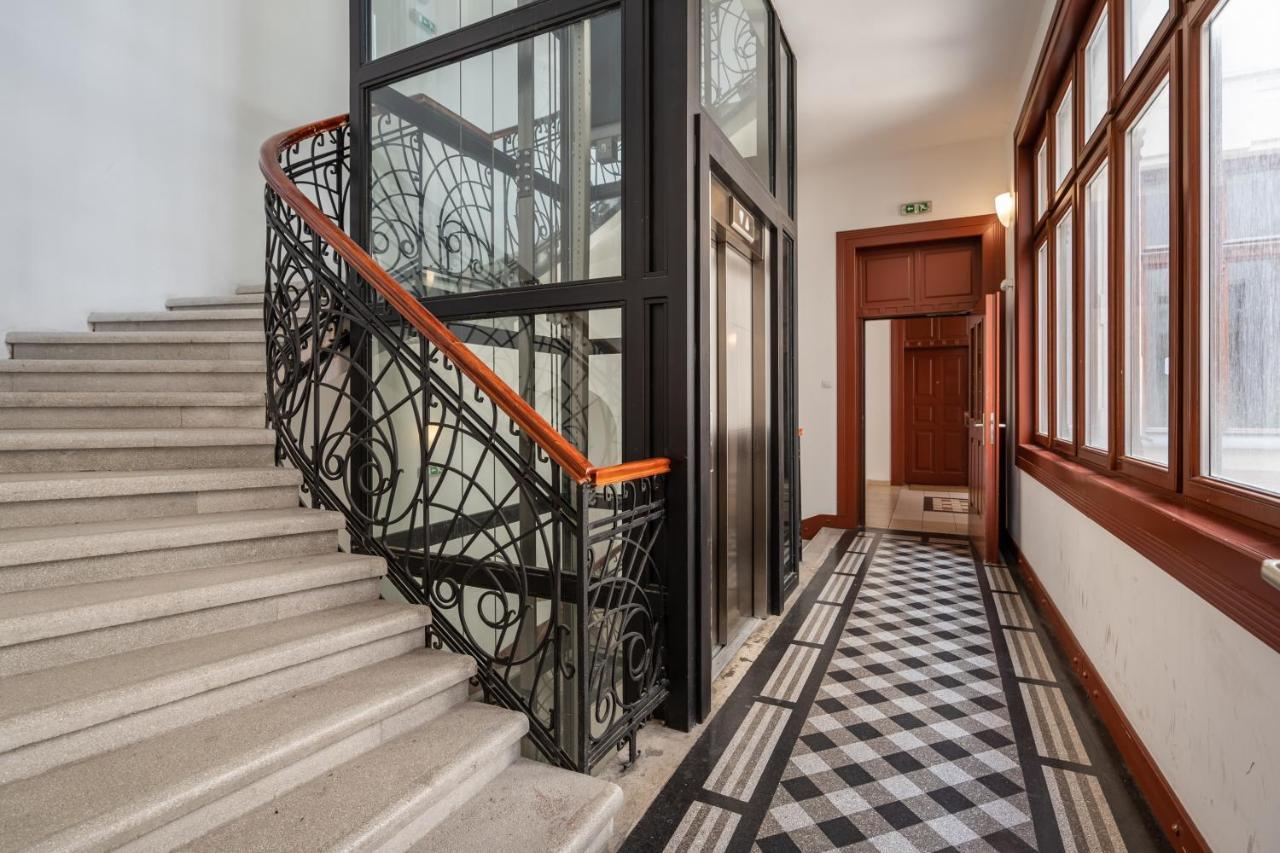 Ace Of Spades Gozsdu Apartment