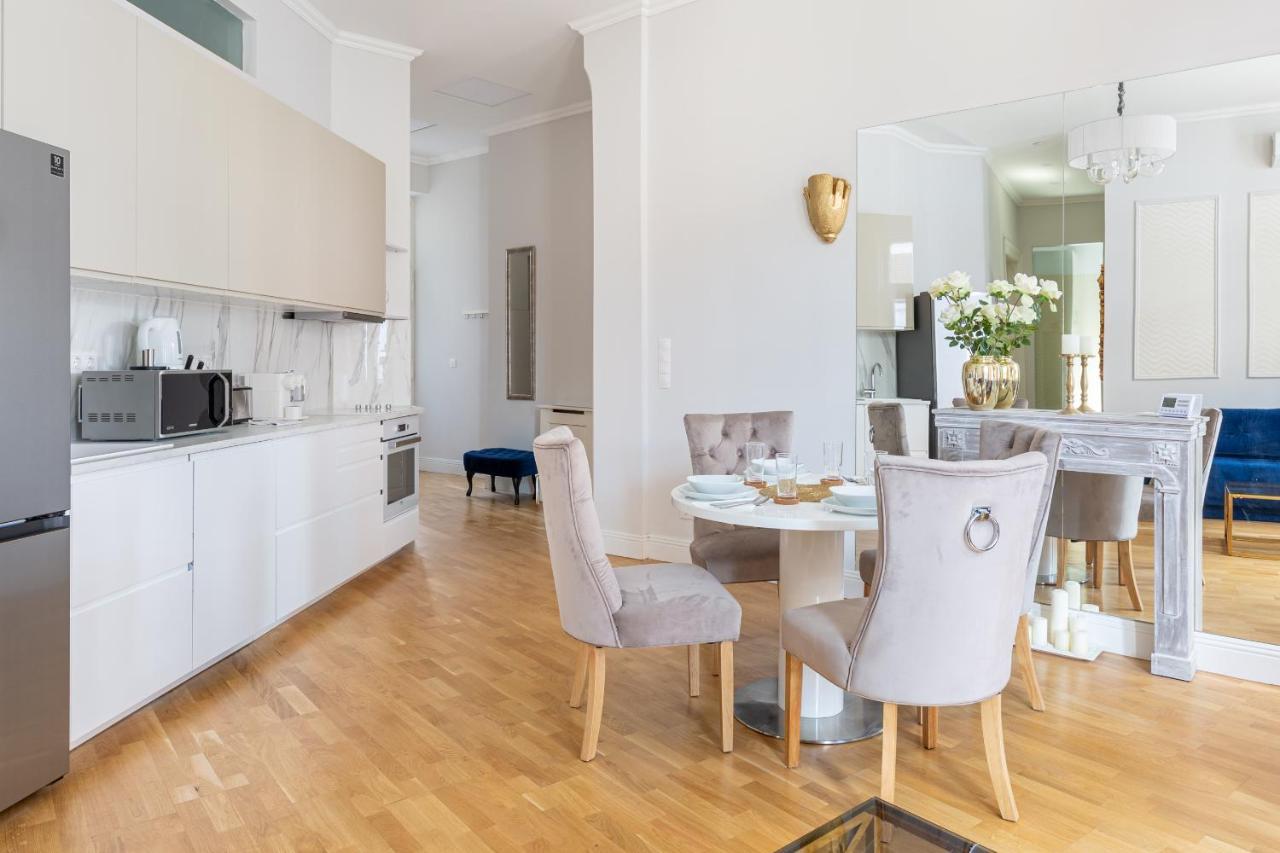 Designer Luxury In The Jewish Quarter Apartment