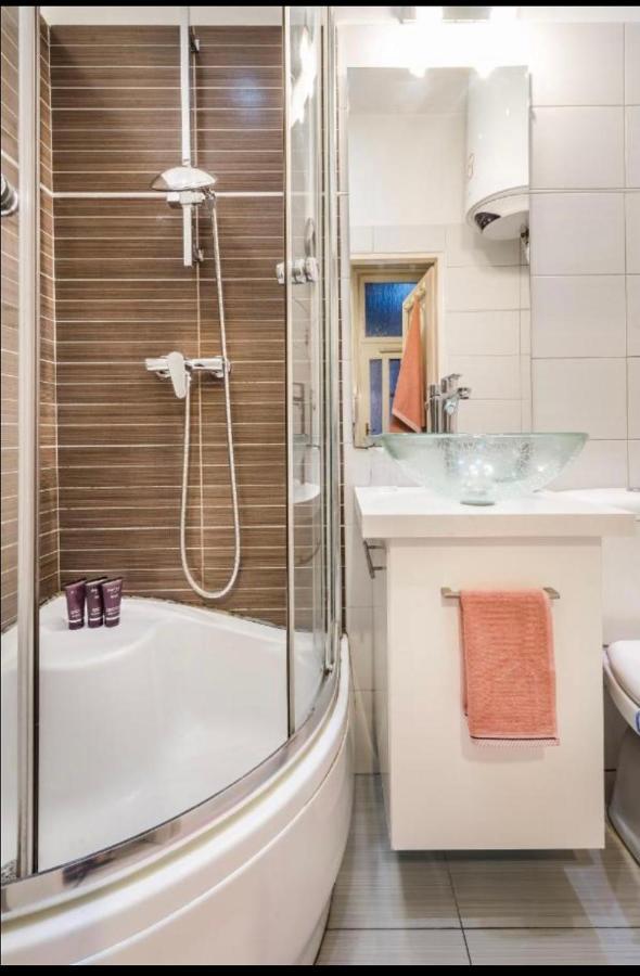 Center Studio With Sauna And Patio Budapest