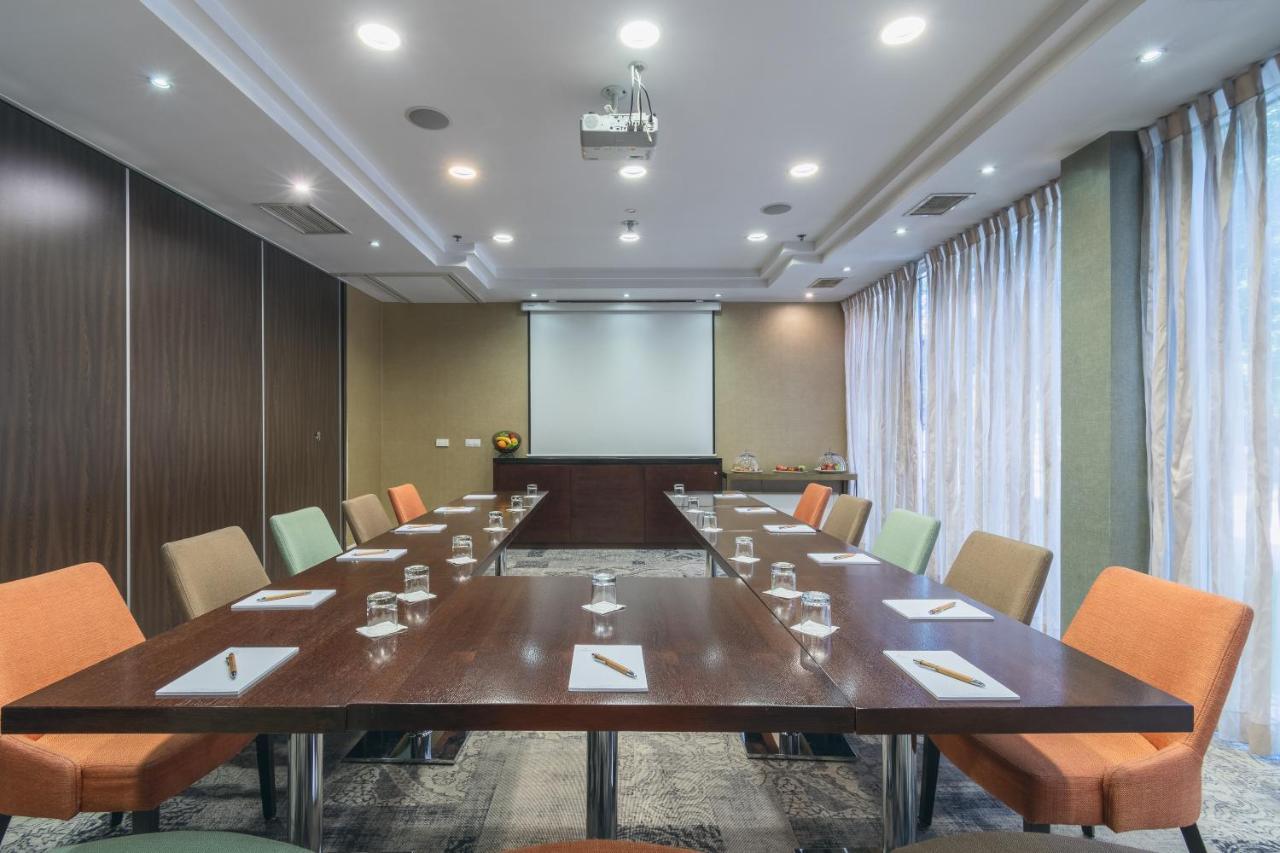 Lion's Garden Hotel 4*
