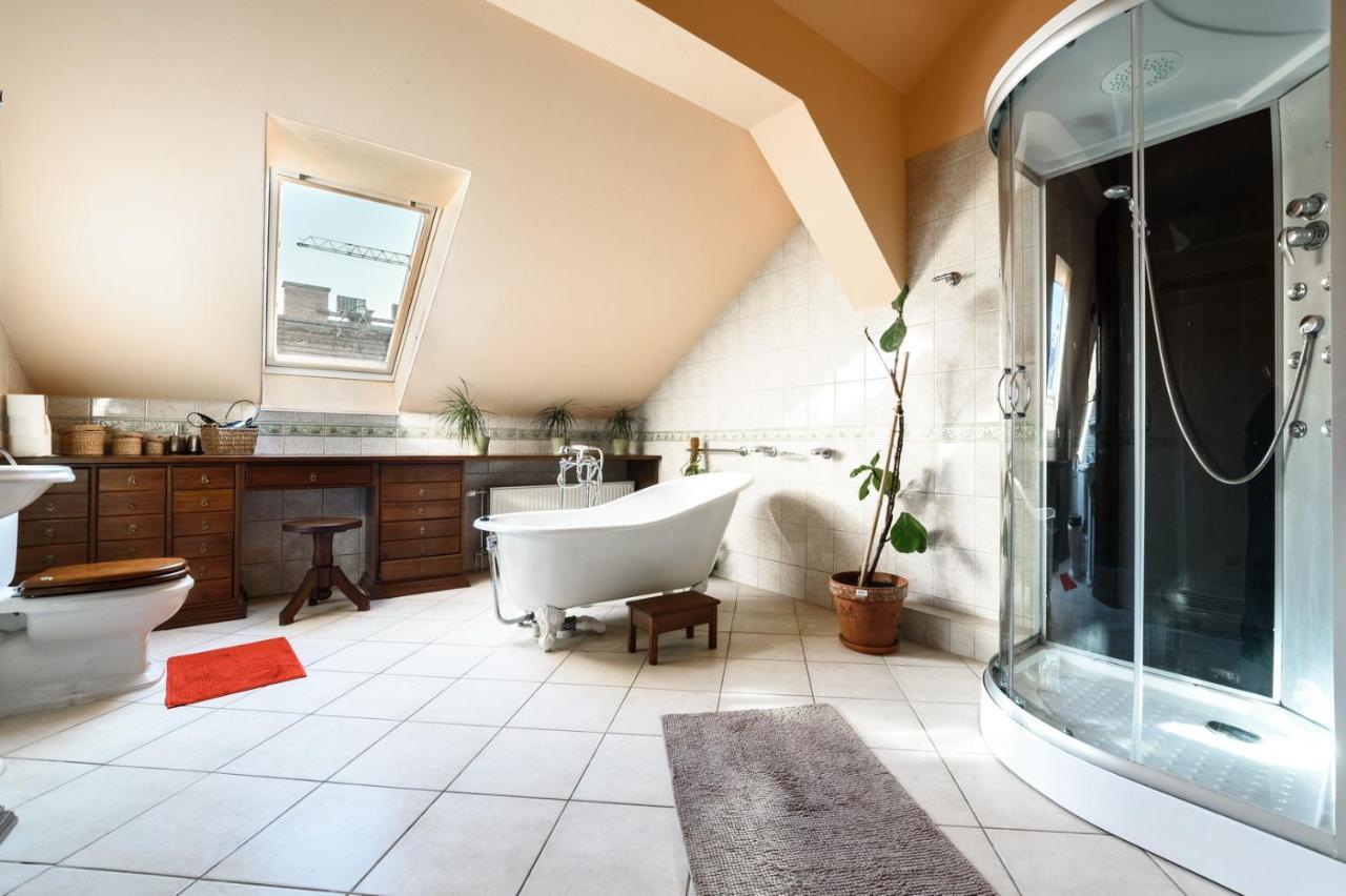 View To The Roofs Luxury With 2 Bedrooms Budapest