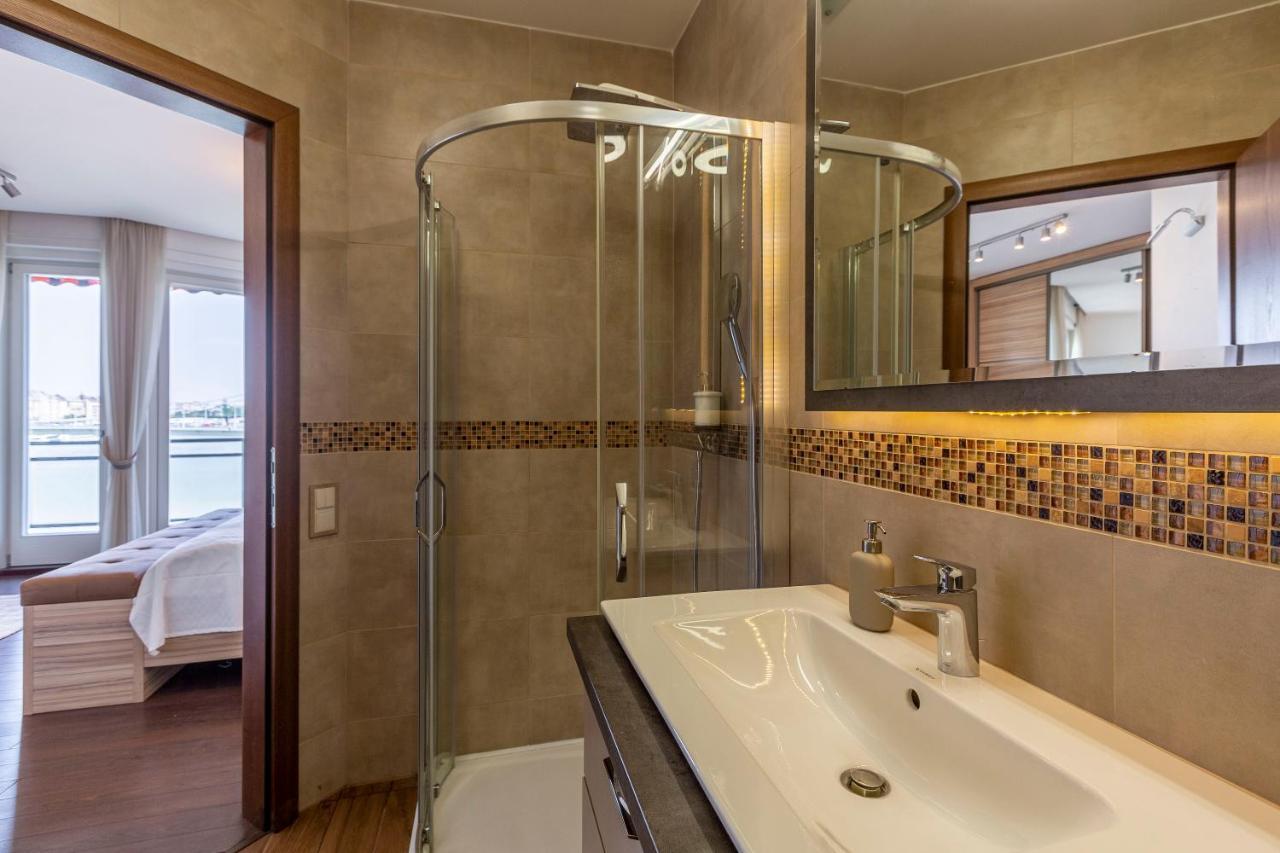 Luxury With A Beautiful View For The Danube River Apartman *