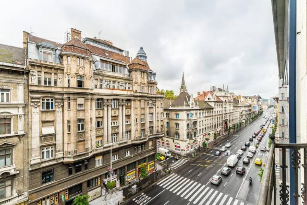 Hi-bp Design In The Heart Of Appartement