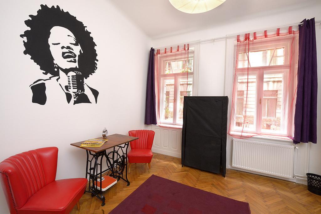 Retro Apartment