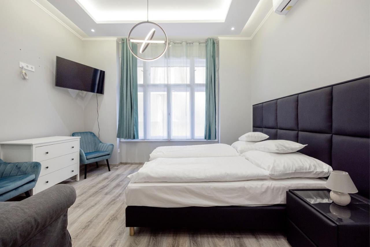 A Golden Star Modern Luxury And Apartamento