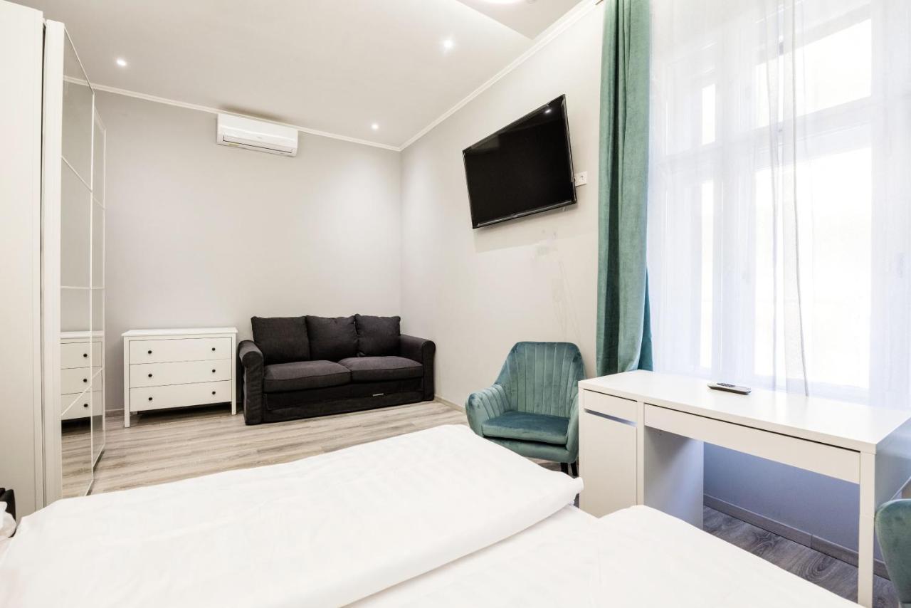 A Golden Star Modern Luxury And Apartamento