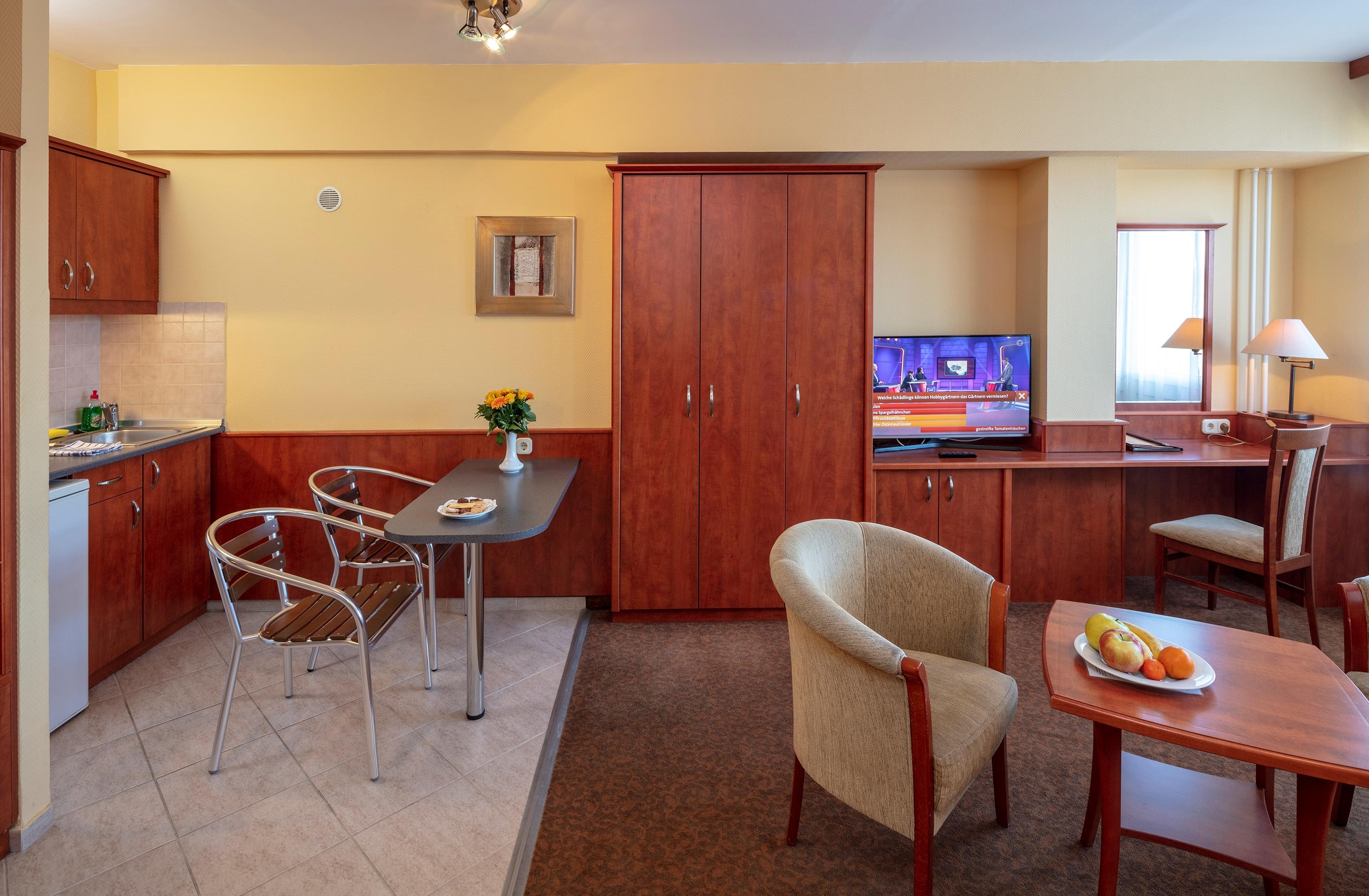 Charles Apartahotel