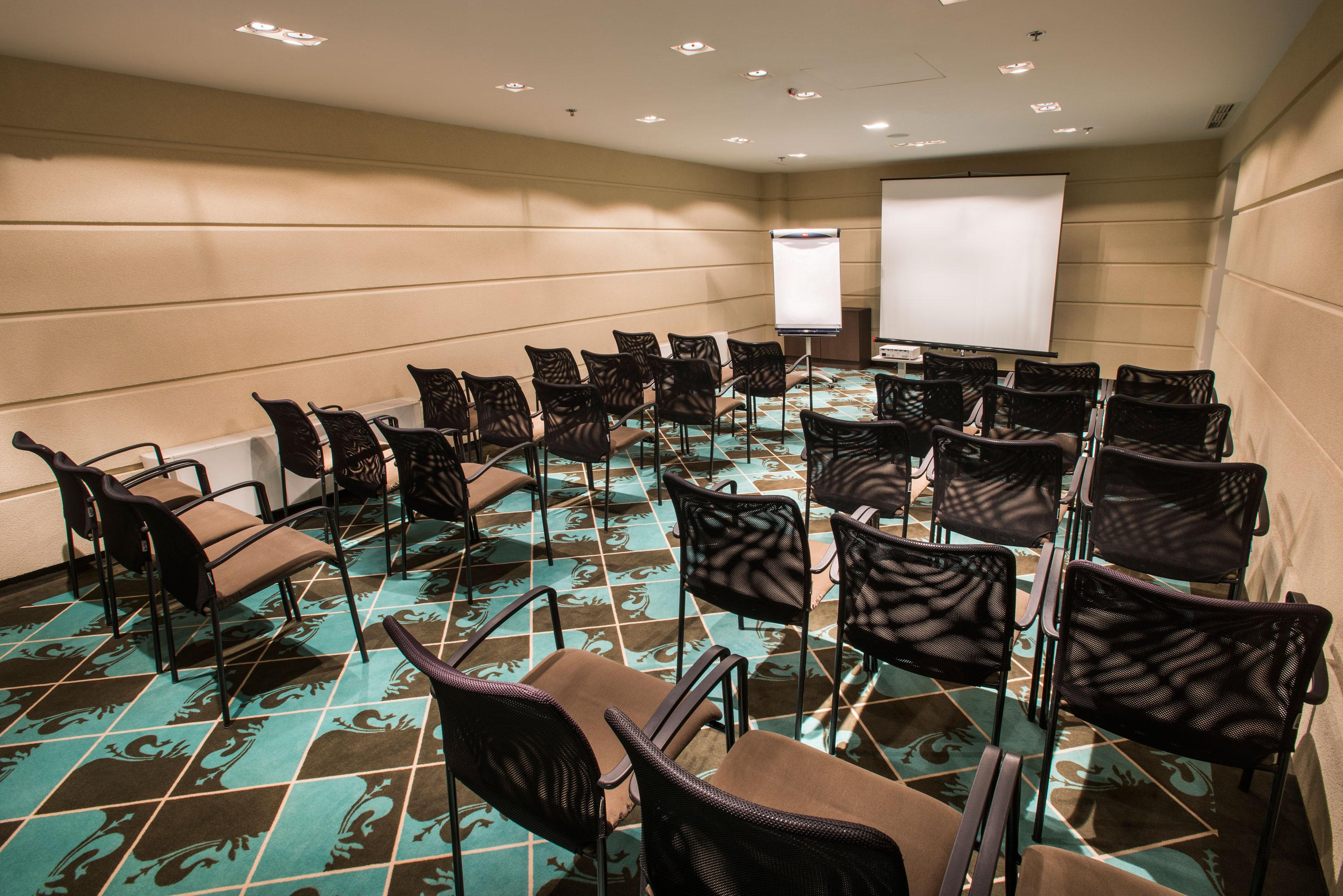 Hotell La Prima Fashion 4*