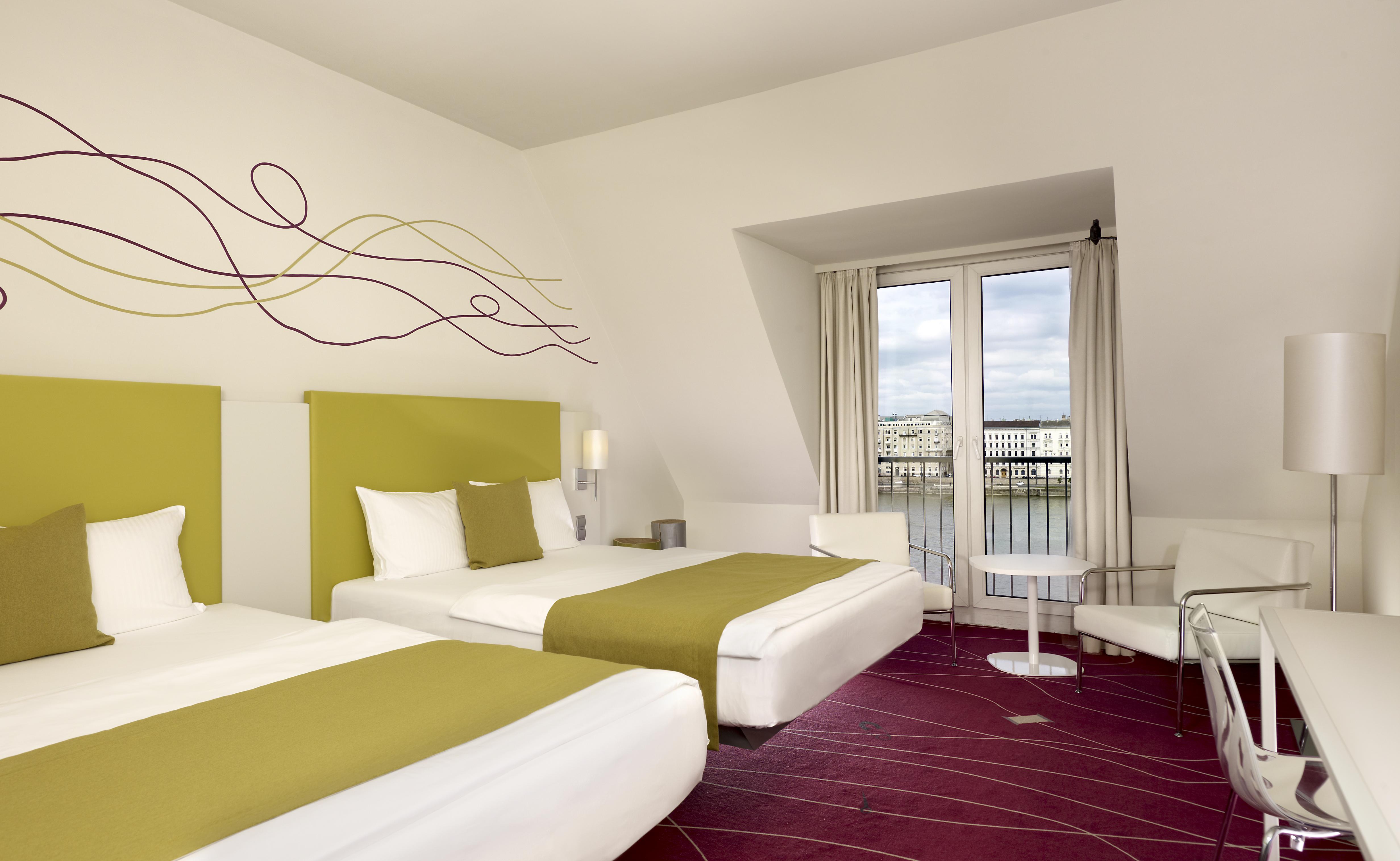 Park Plaza 4*