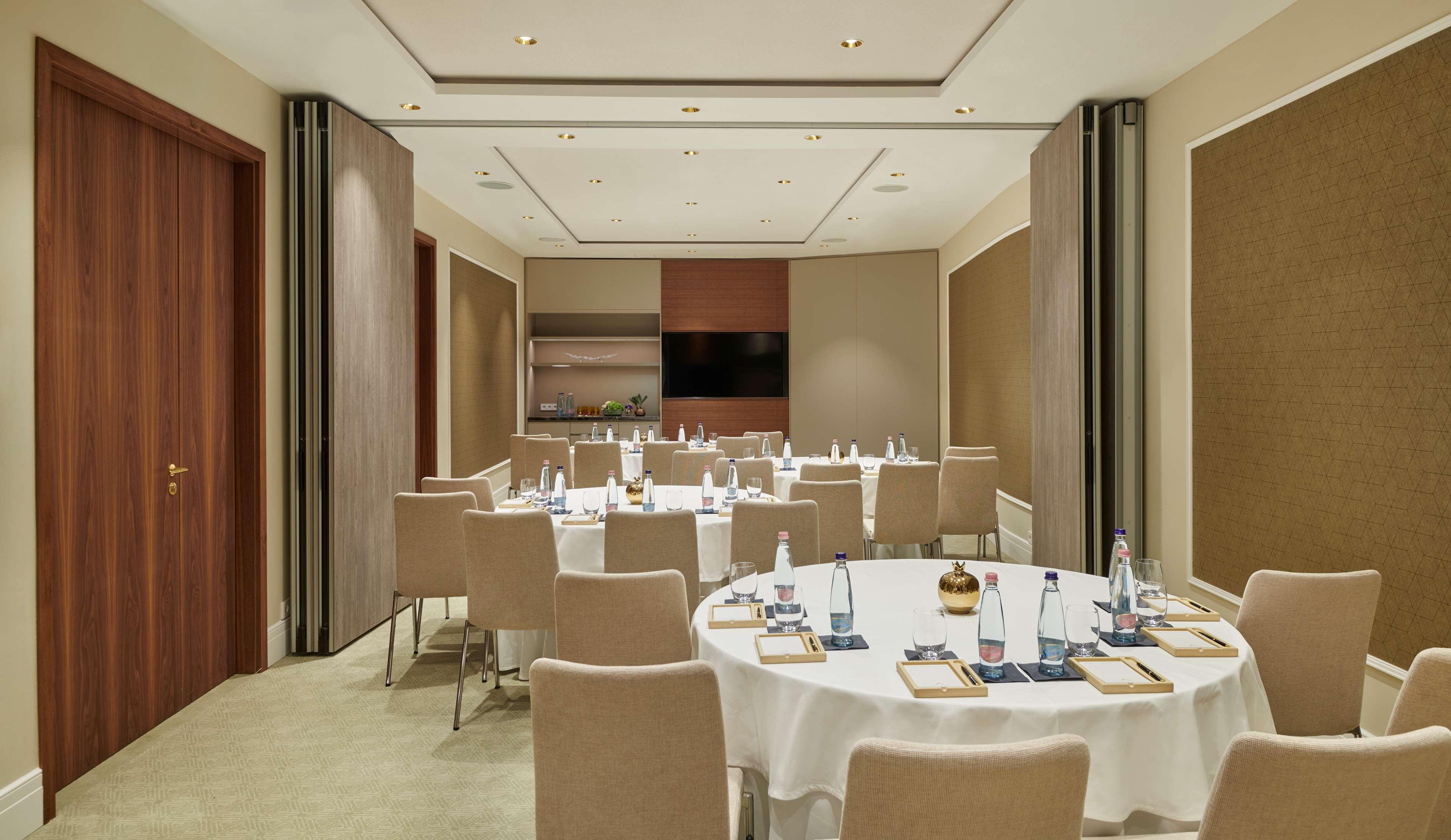 Párisi Udvar Budapest, Part Of Hyatt Budapest