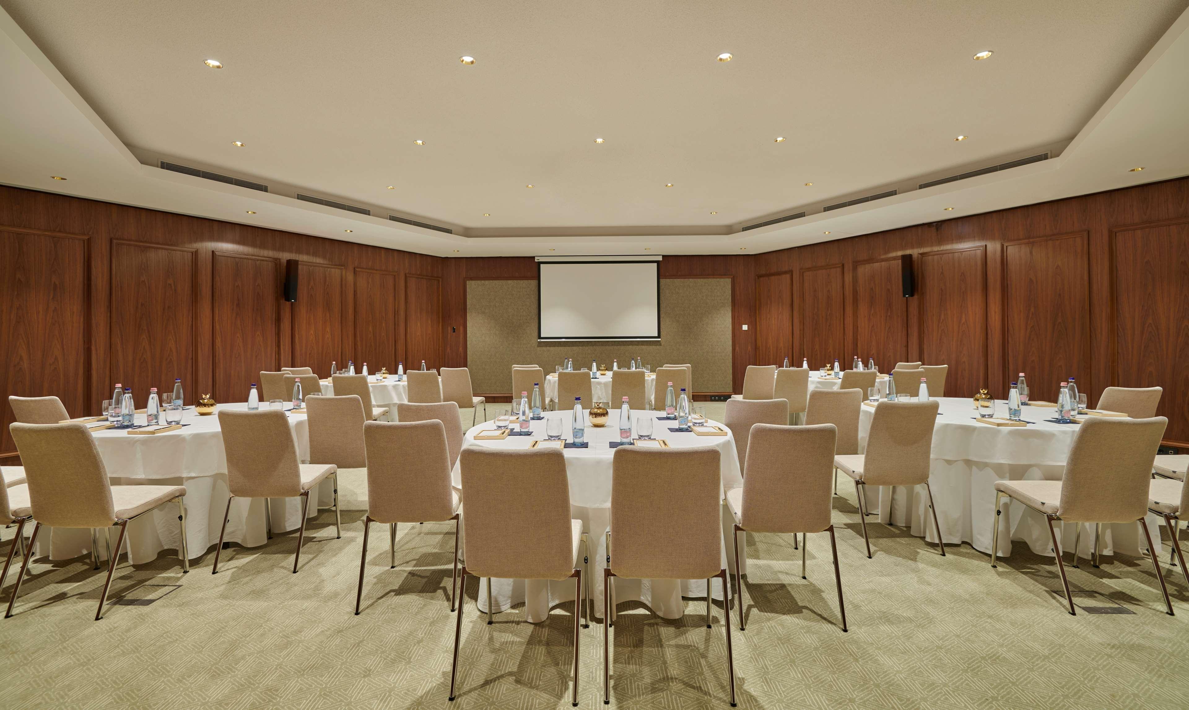 Hotel Párisi Udvar Budapest, Part Of Hyatt