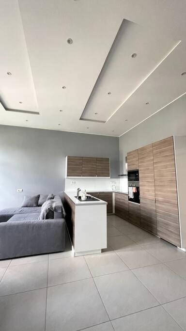 Renovated And Spacious Two-bedroom In * Budapest