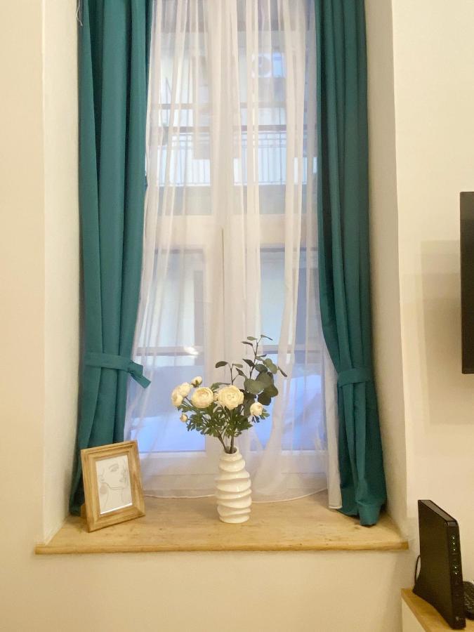 Goldart Design In The Heart Of Budapest