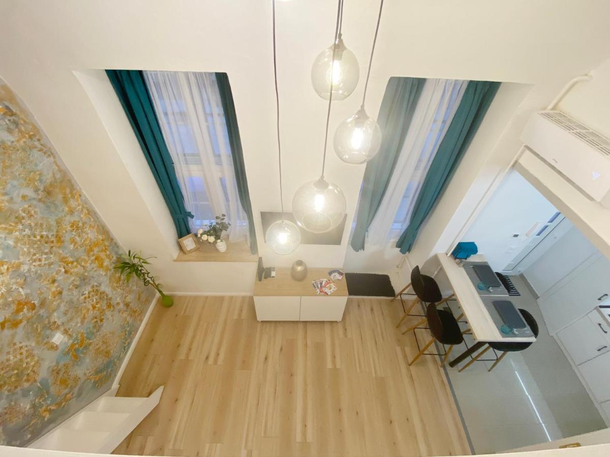Goldart Design In The Heart Of Budapest